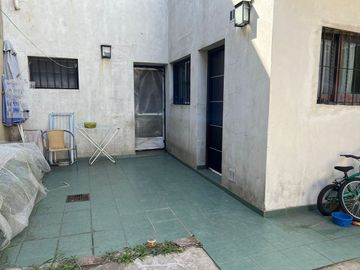 CASA 5 AMB, FONDO, COCHERA, PIÑEYRO
