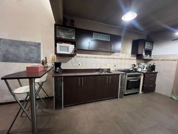 CASA 5 AMB, FONDO, COCHERA, PIÑEYRO