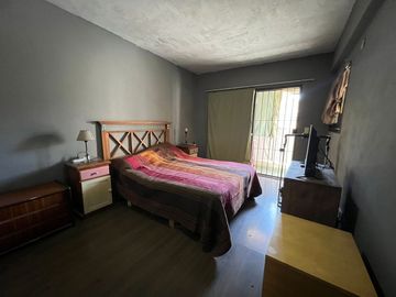 CASA 5 AMB, FONDO, COCHERA, PIÑEYRO