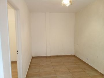 DEPARTAMENTO 2 AMB PTA BAJA PATIO CABA URGENTE