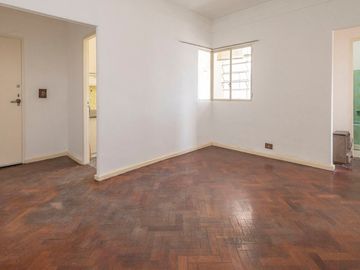 SEMIPISO DEPARTAMENTO 3 AMBIENTES C/ DEPENDENCIA