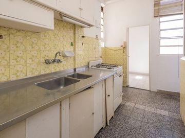 SEMIPISO DEPARTAMENTO 3 AMBIENTES C/ DEPENDENCIA