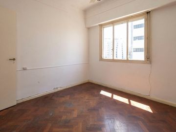 SEMIPISO DEPARTAMENTO 3 AMBIENTES C/ DEPENDENCIA