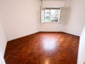 2 AMBIENTES 37 M2 FRENTE VENTA CENTRO FLORES CABA