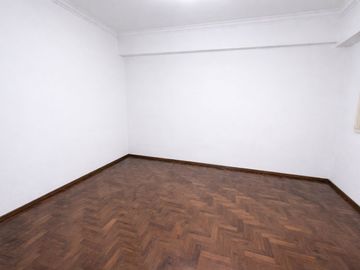 3 AMBIENTES CON DEPENDENCIA  VENTA COLEGIALES CABA