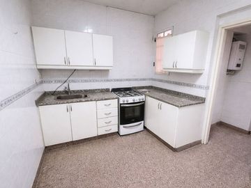3 AMBIENTES CON DEPENDENCIA  VENTA COLEGIALES CABA