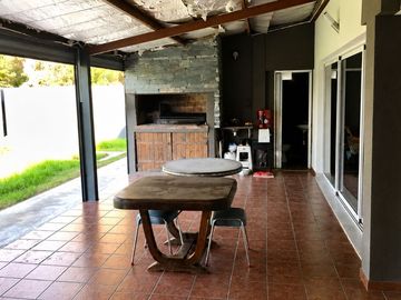 CASA VENTA VILLA LUZURIAGA 5 AMB PILETA Y PATIO