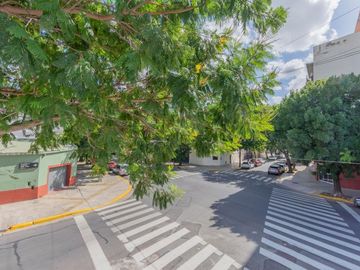 Casa en venta 6 Amb Flores lote propio