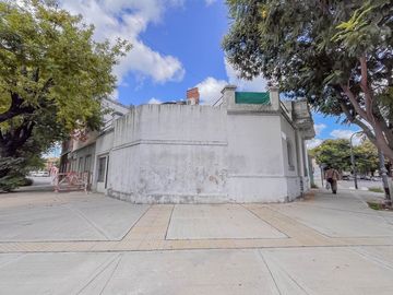 Casa en venta 6 Amb Flores lote propio