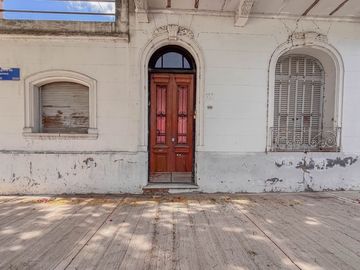 Casa en venta 6 Amb Flores lote propio