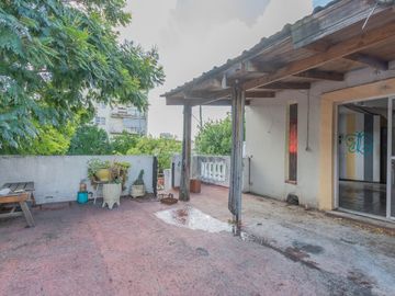 Casa en venta 6 Amb Flores lote propio