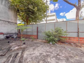 Casa en venta 6 Amb Flores lote propio