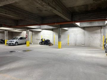 COCHERA EN VENTA - LA PLATA