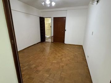 Venta Monoambiente amplio zona microcentro