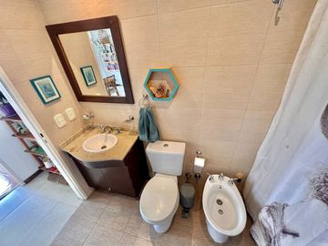 Venta depto 2 ambientes con cochera y balcon!