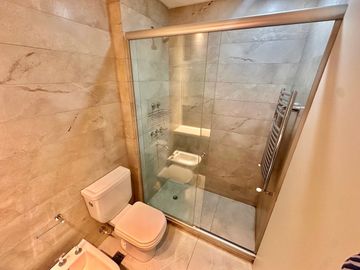 Venta depto triplex 3 amb con cochera y terreaza!