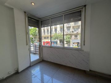 VENTA APMLIO 2 AMB EN RETIRO UBICACION ESTRATEGICA