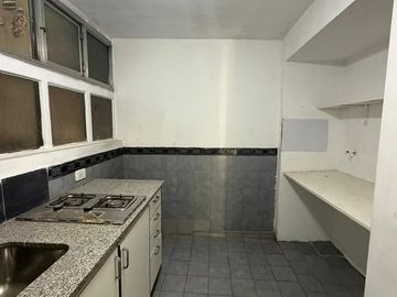 VENTA APMLIO 2 AMB EN RETIRO UBICACION ESTRATEGICA