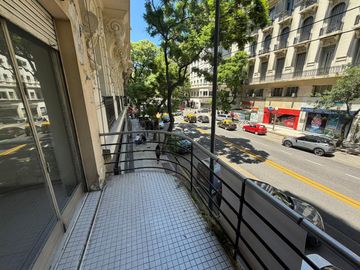 VENTA APMLIO 2 AMB EN RETIRO UBICACION ESTRATEGICA