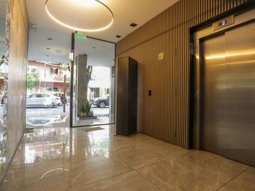 DEPTO 3 AMB C/ BALCÓN Y COCHERA - VENTA / PALERMO