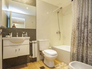 DEPTO 3 AMB C/ BALCÓN Y COCHERA - VENTA / PALERMO