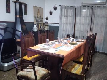 CASA EN VENTA-LOTE PROPIO 286M²-PARQUE AVELLANEDA