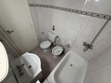 Venta dpto. 2 amb. con cocina y lavadero independ.