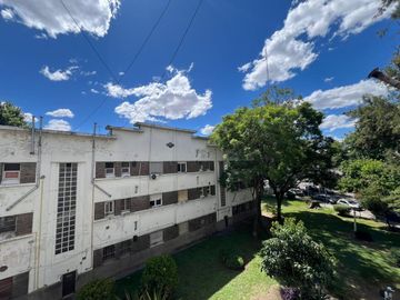 DEPTO 4 AMB EN VENTA CON BALCON PARQUE AVELLANEDA