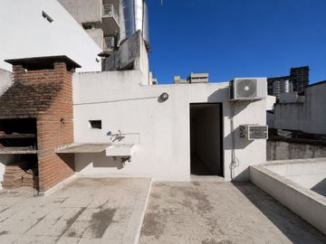 VENTA PH 6 AMB ENTRADA INDEP TERRAZA PROPIA FLORES