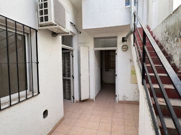 VENTA PH 6 AMB ENTRADA INDEP TERRAZA PROPIA FLORES