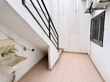 VENTA PH 6 AMB ENTRADA INDEP TERRAZA PROPIA FLORES