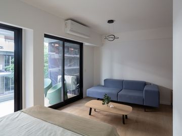 VENTA DEPTO 2 AMB EN RECOLETA CON AMPLIO BALCON