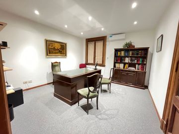 VENTA OFICINA MICROCENTRO