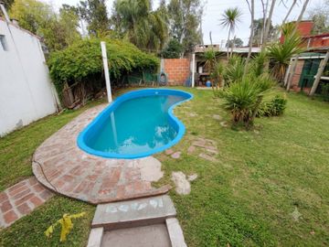 Casa Quinta sobre 2 lotes Fco Álvarez, Moreno