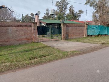 Casa Quinta sobre 2 lotes Fco Álvarez, Moreno