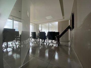 SE VENDE O SE RENTA  OFICINA EN World Trade Center de Querétaro