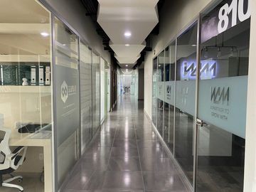 SE VENDE O SE RENTA  OFICINA EN World Trade Center de Querétaro