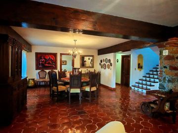 HEMOSA CASA EN VENTA EN JARDÍNES DE DELICIAS, CUERNAVACA MORELOS