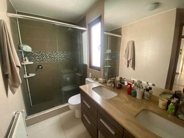 Casa en venta  en LAS CONDES