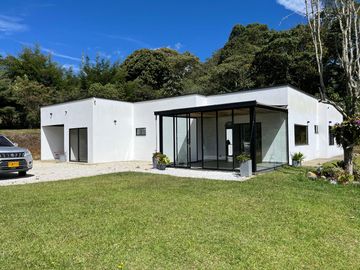 FINCA PARA ARRIENDO Y VENTA EN RIONEGRO