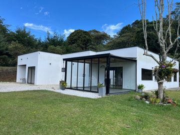 FINCA PARA ARRIENDO Y VENTA EN RIONEGRO