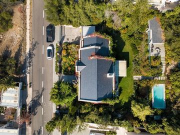 VENTA CASA INGLESA 5D + ESTAR + ESCRITORIO