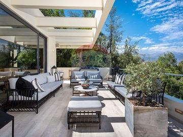 Exclusiva casa Mediterránea vista a la cordillera.