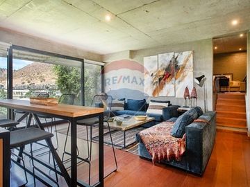 Exclusiva casa Mediterránea vista a la cordillera.