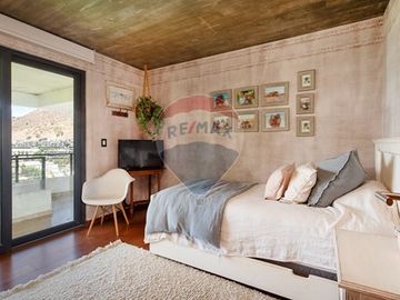 Exclusiva casa Mediterránea vista a la cordillera.