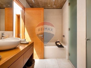 Exclusiva casa Mediterránea vista a la cordillera.