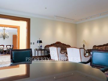 Elegante casa de lujo, diseñada con máximo detalle y terminaciones de primer nivel, con vista a la cancha de golf.