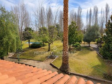 Lo Pinto, Casa en Condominio con Agua Propia, Gran Jardín y Cabaña de Invitados