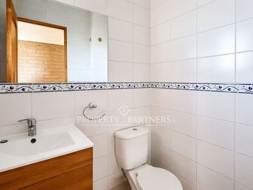 Lo Pinto, Casa en Condominio con Agua Propia, Gran Jardín y Cabaña de Invitados