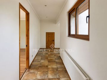Lo Pinto, Casa en Condominio con Agua Propia, Gran Jardín y Cabaña de Invitados